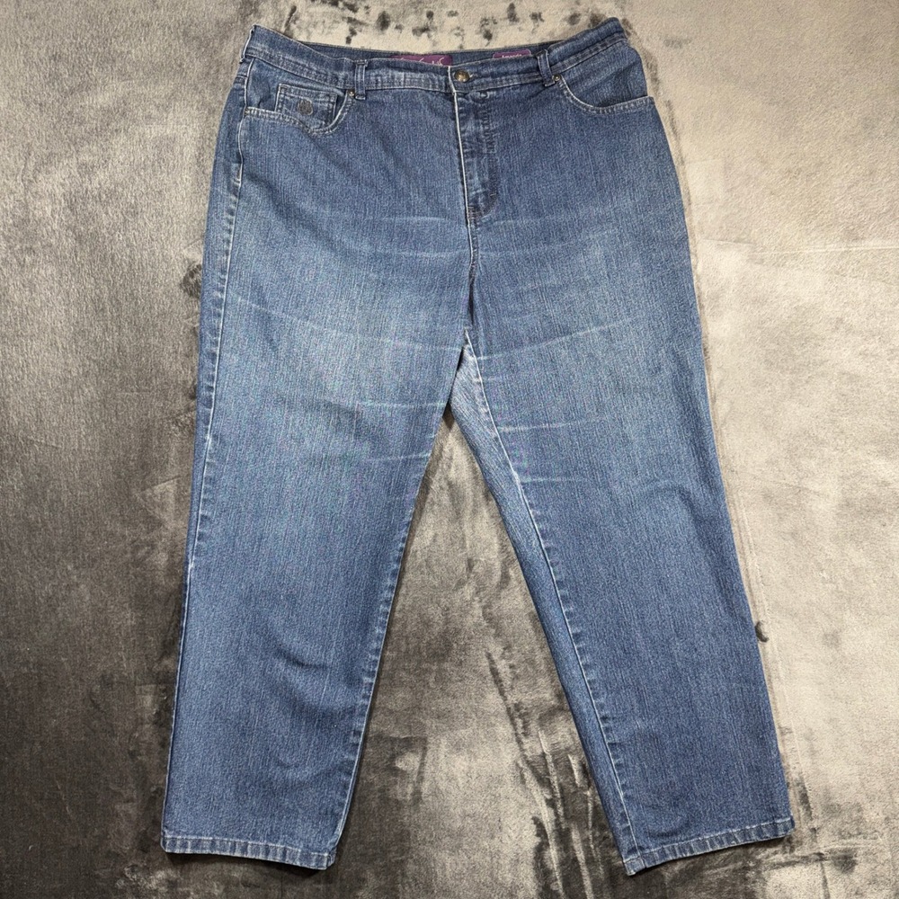 Gloria Vanderbilt Amanda Tapered Jeans Womens 18 Medium Wash Floral Embroidery